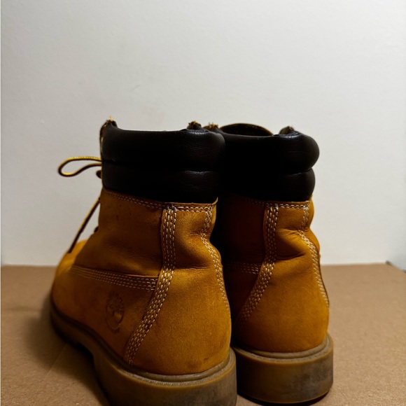 Timberland 6 inch waterproof boots! - Picture 3 of 4